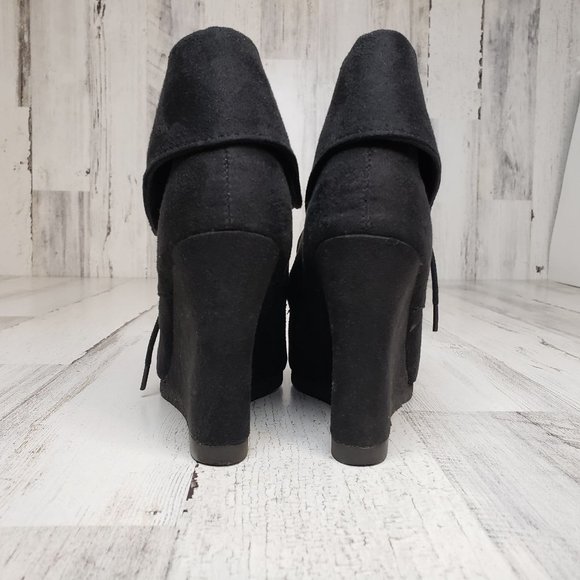 *LIKE NEW!* Mossimo Black Wedge Booties - Picture 3 of 3